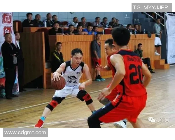 深圳篮球队的团队协作揭秘：如何在赛场上实现完美配合与默契合作